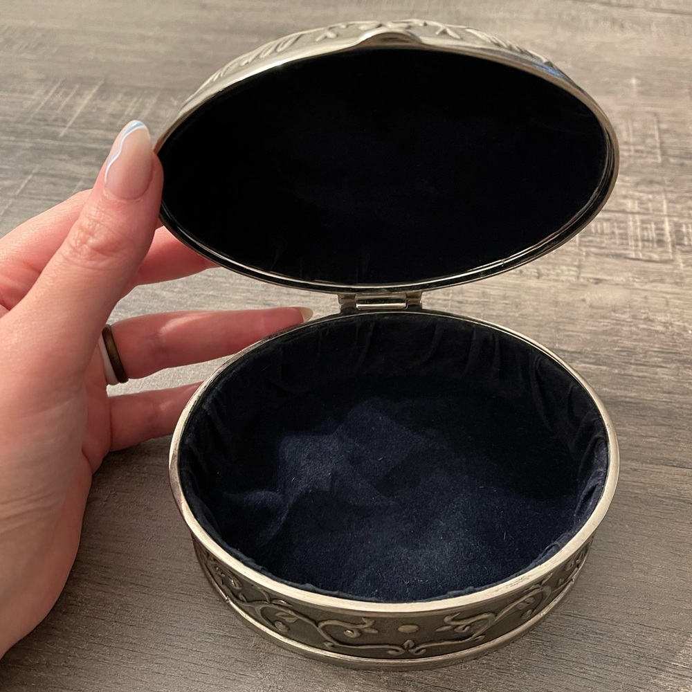 Vintage Rustic Jewelry Box Oval Shape O/S - Picture 4 of 6
